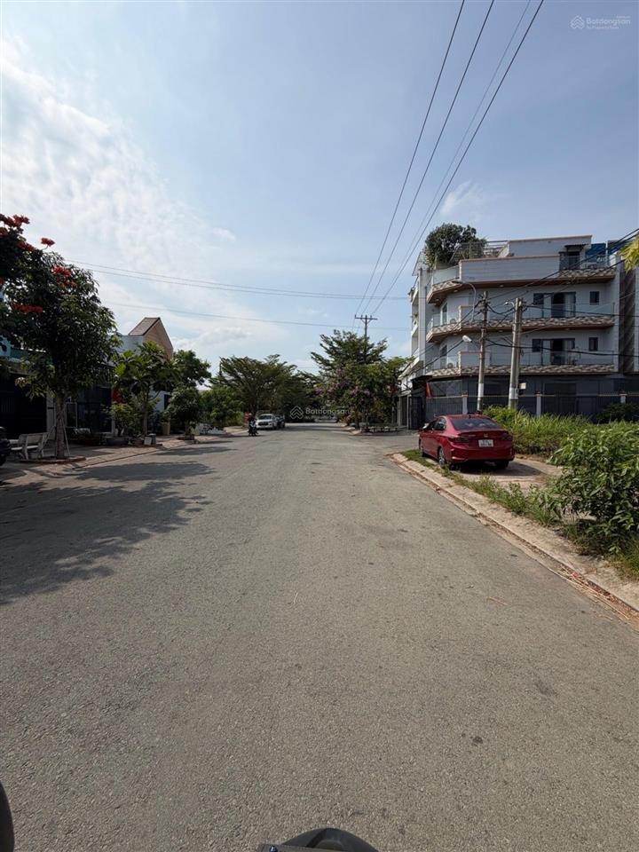 Đất nguyễn văn tạo 10x21m đối diện trường dạy lái xe thành công sổ hồng chủ cắt lỗ còn 4,9 tỷ
