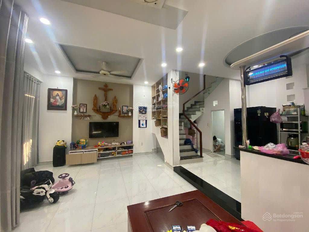 Chỉ 3,3 tỷ nhà 2 tầng 5x10m cạnh thế giới di động quận 7 3pn sổ hồng riêng