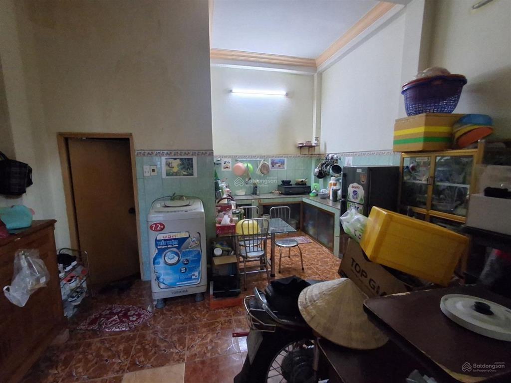 Lô góc 2 mt  12x25  3 tầng hoàn công q7 p tân phú
