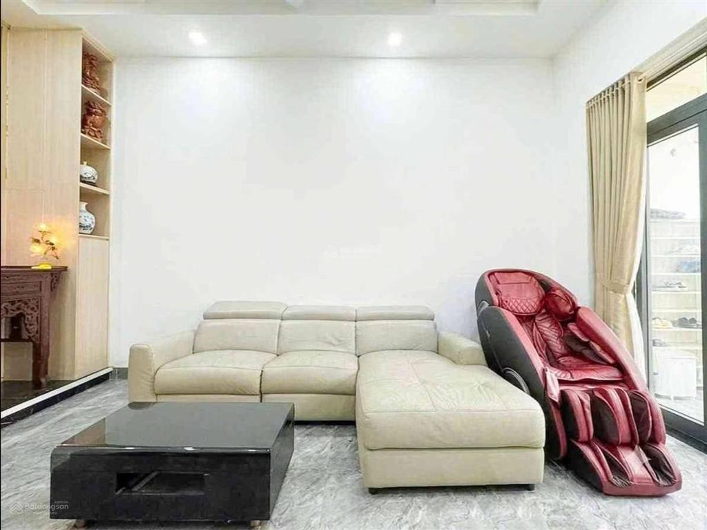 Mặt tiền đường 49 quận 7  sát lotte mart  4x20 4 tầng sát nguyễn thị thập