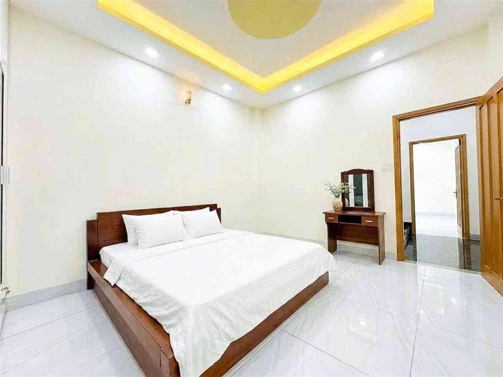 Mặt tiền đường 49 quận 7  sát lotte mart  4x20 4 tầng sát nguyễn thị thập