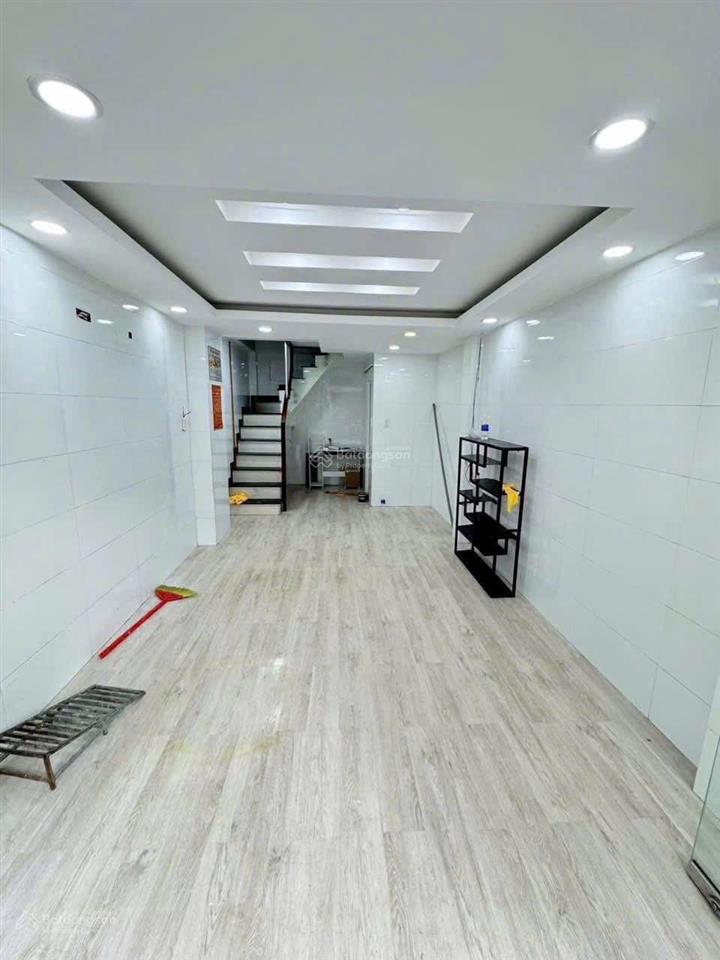 Nhà mt hòa hưng q.10 3 tầng hđt 15,5tr/th giá 6,3 tỷ còn bớt