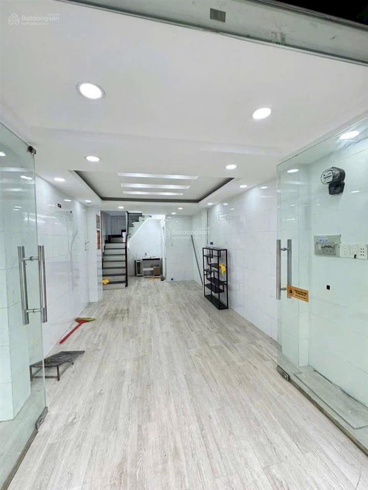 Nhà mt hòa hưng q.10 3 tầng hđt 15,5tr/th giá 6,3 tỷ còn bớt