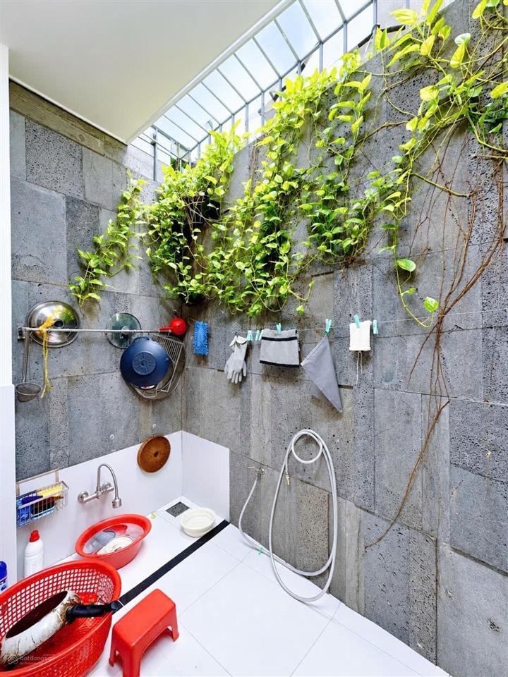 Bán nhà q7 3 tầng 4pn 5wc có sẵn ô chờ thang máy 5x16m chỉ 8,8 tỷ!