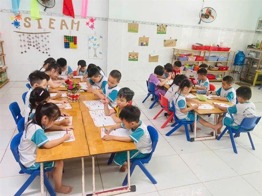 Bán trường mầm non gần 1000m2 full thổ cú hđt 300 triệu/thángmặt tiền đường an hạ  giá 30 tỷ tl
