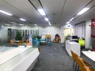 Cho thuê văn phòng charmvit tower 117 trần duy hưng,cầu giấy,hànội diện tích 86m2 full nội thất