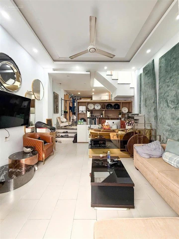 Bán gấp nhà ngay chợ đo đạc trần não, quận 2  dt 4,5x10,5 47m2  sổ hồng  giá 10,5 tỷ