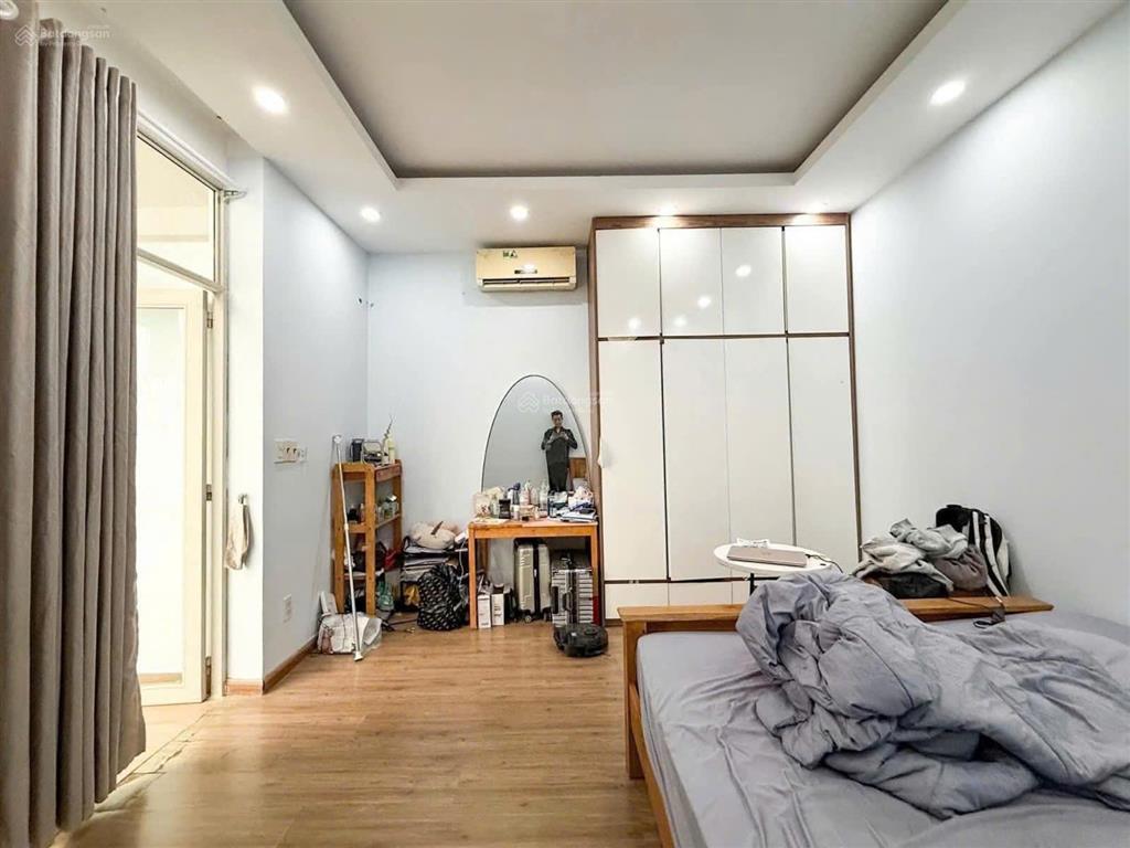 Bán gấp nhà ngay chợ đo đạc trần não, quận 2  dt 4,5x10,5 47m2  sổ hồng  giá 10,5 tỷ