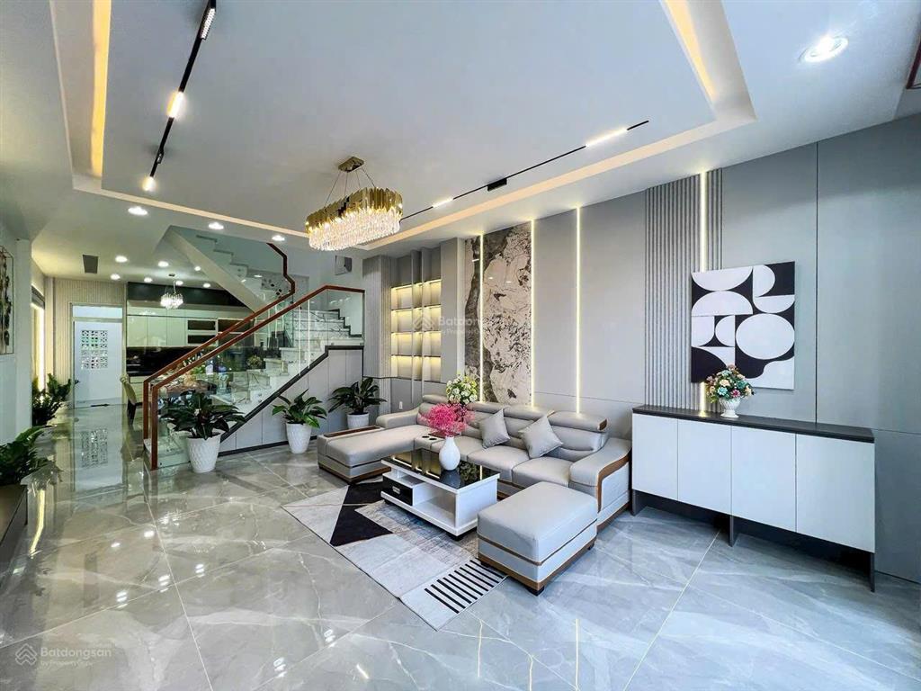 Bán chdv 5 tầng 11 pn đang có dòng tiền 70tr/tháng  lê quang định 90m2, p1 gò vấp  chỉ 14 tỷ