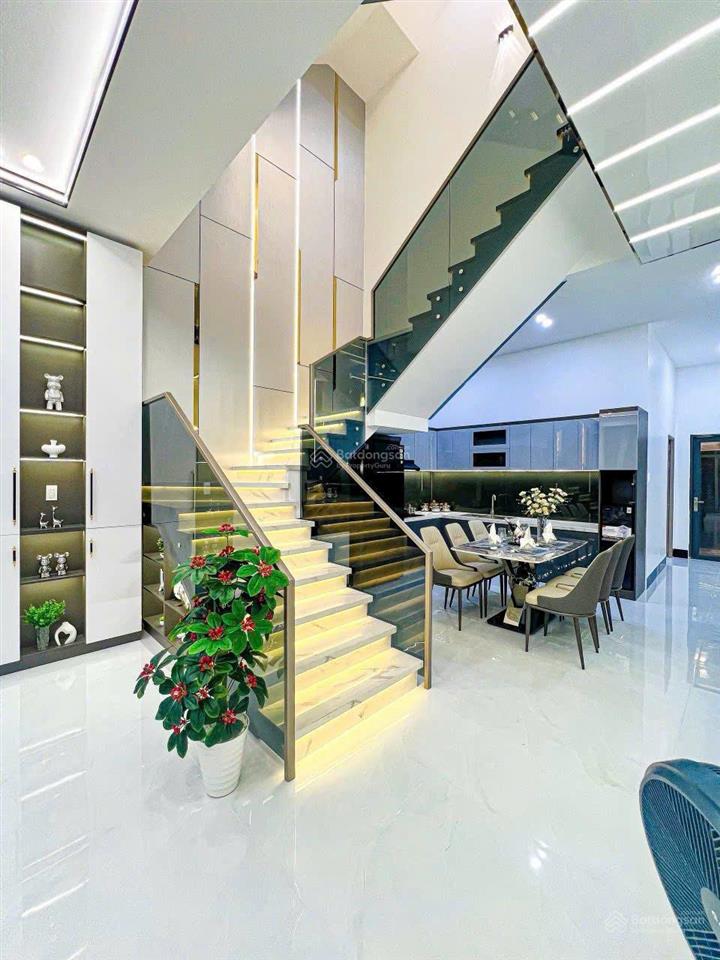 Sát bệnh viện hồng đức  đối diện city lands thống nhất 54m2, lô góc 2mt full nội thất chỉ hơn 4tỷ