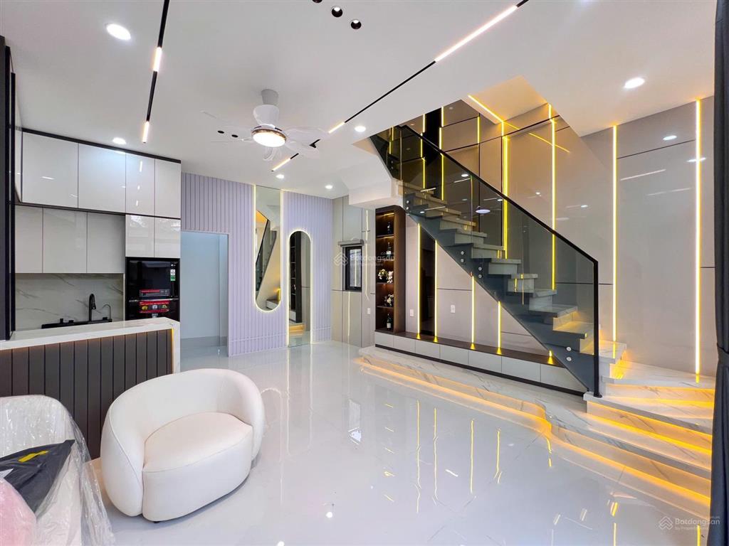 Hàng hiếm 80m2 hẻm xe hơi dương quảng hàm, 6.8 tỷ, không có căn thứ 2