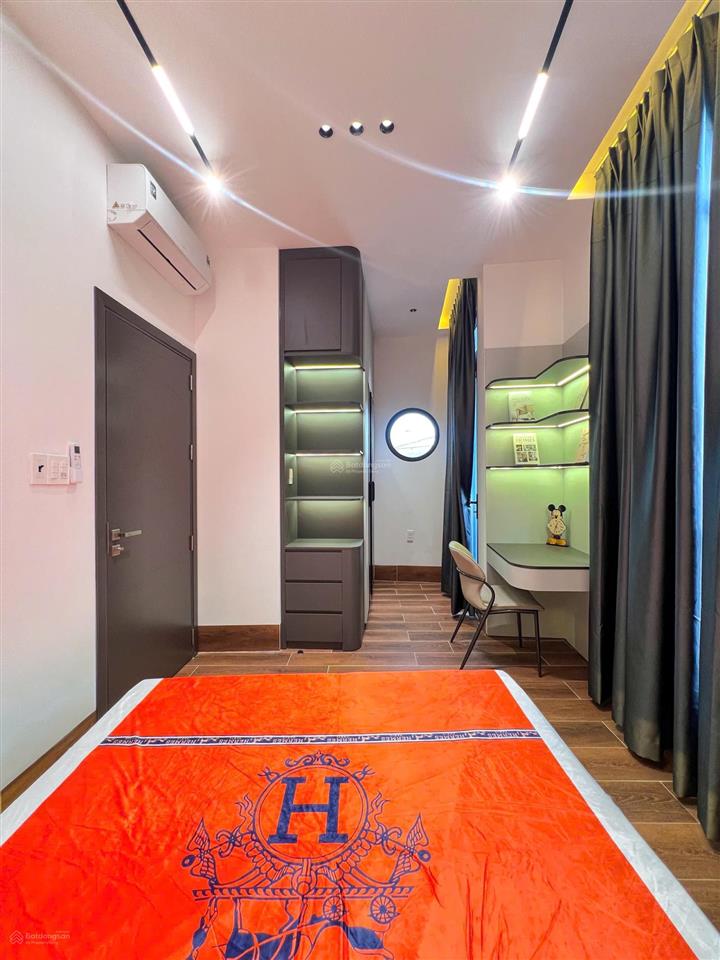 Hàng hiếm 80m2 hẻm xe hơi dương quảng hàm, 6.8 tỷ, không có căn thứ 2