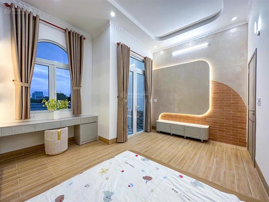 Gấp bán hẻm xe tải thống nhất, 64m2, 6.3 tỷ, 4 tầng btct, 5pn, p11 gò vấp  thương lượng giá