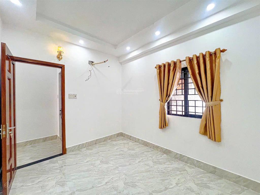 Ngay cạnh trường tiểu học phan chu trinh. đường số 2, 42m, 2 tầng, 4.3 tỷ p.16 gò vấp.