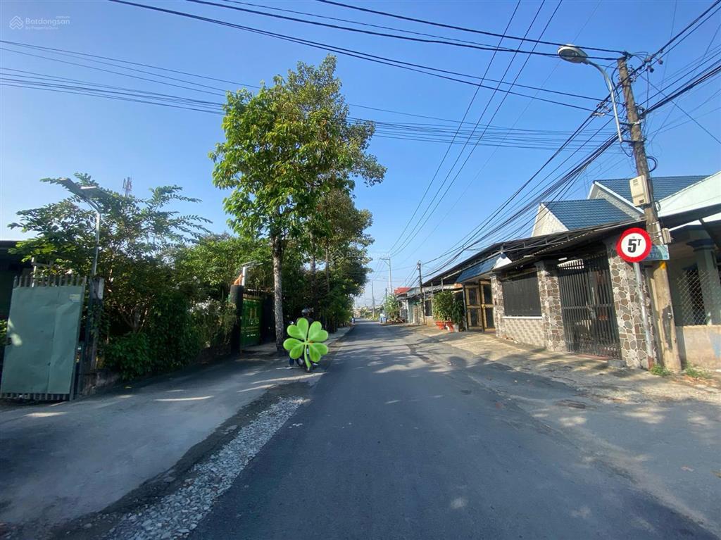 Bán lô đất mặt đường nhựa thông đẹp, (12m x 33m) thổ cư sổ riêng, gần tỉnh lộ 15 gần chợ