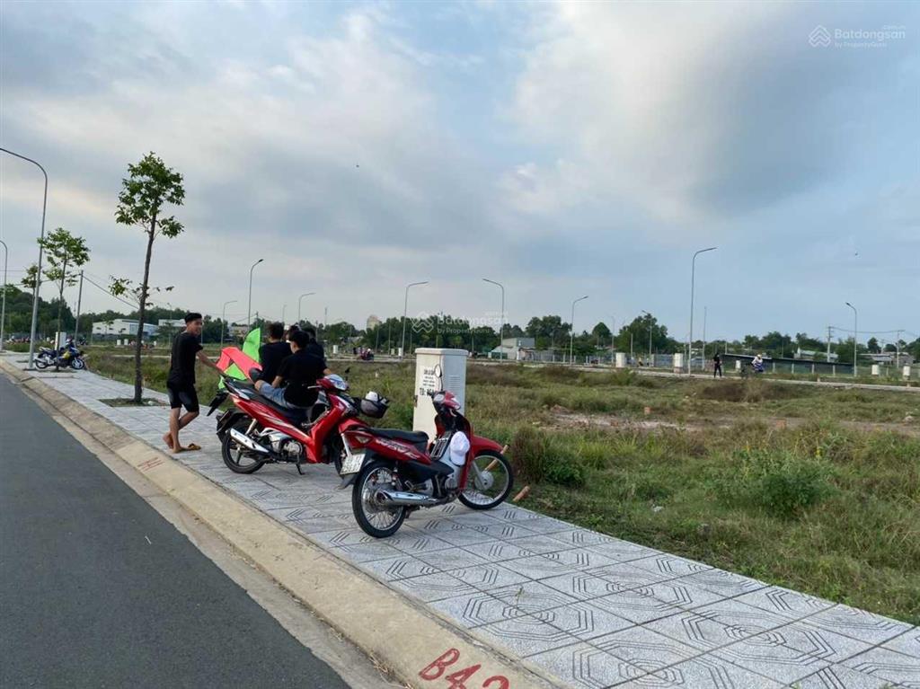Bán đất củ chi  sổ riêng thổ cư  (85m2)  dự án diamond city củ chi  ngay ngã tư tân quy