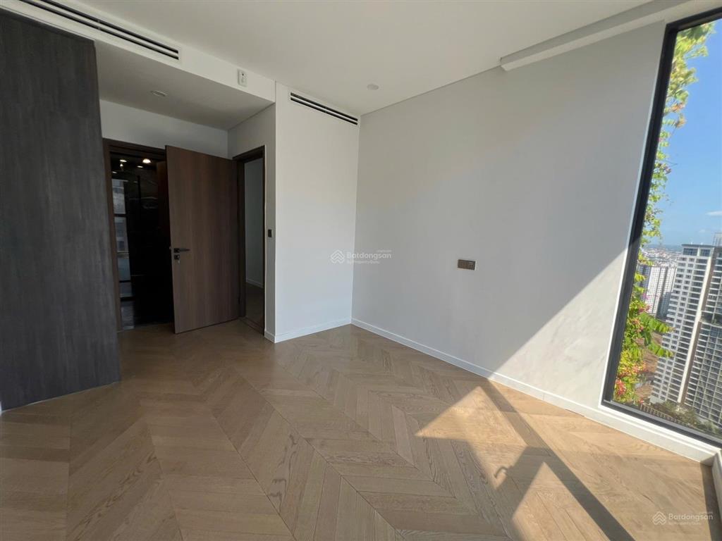 Lumiere riverside  cần bán căn 3 phòng ngủ góc hiếm 101m2 ban công 4 cánh duy nhất dự án