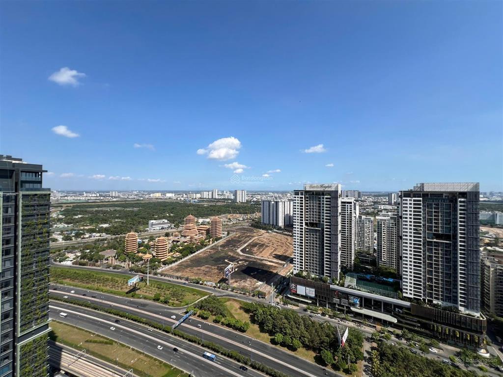 Lumiere riverside  cần bán căn 3 phòng ngủ góc hiếm 101m2 ban công 4 cánh duy nhất dự án