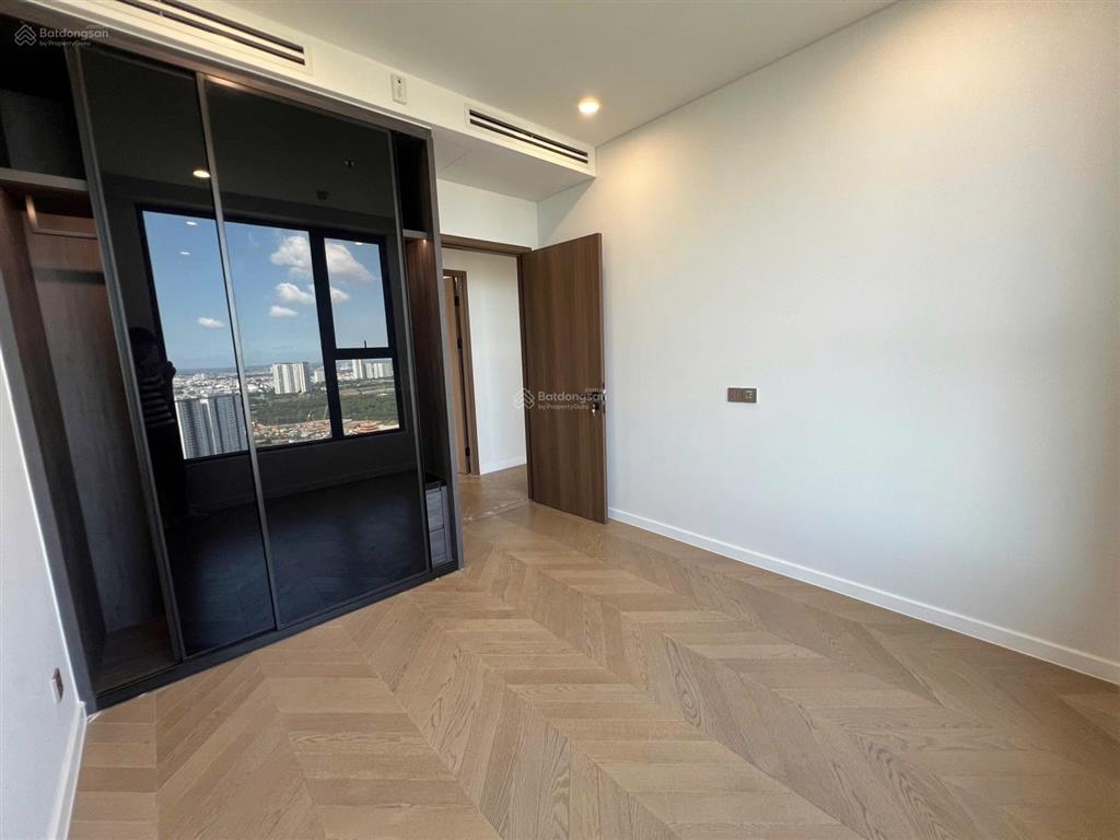 Lumiere riverside  cần bán căn 3 phòng ngủ góc hiếm 101m2 ban công 4 cánh duy nhất dự án