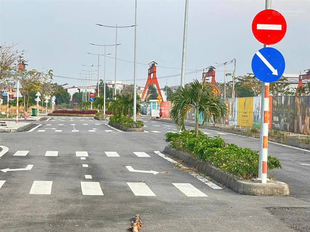 Hàng hot lô đất ora park mặt tiền đường 12m, 90m2, giá chỉ 2,88 tỷ, vị trí đối diện công viên