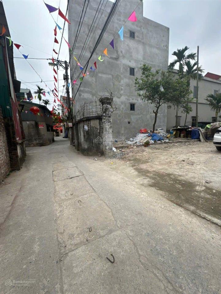 Bán lô đất 50 m tổ 14 đồng mai phường yên nghĩa đường thông oto.gần dv đồng mai