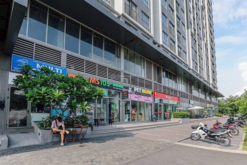 Sổ hồng sang nhượng shophouse 104.1m2 kinh doanh sầm uất, cho thuê từ 20tr/th.  ngay 0936 551 ***