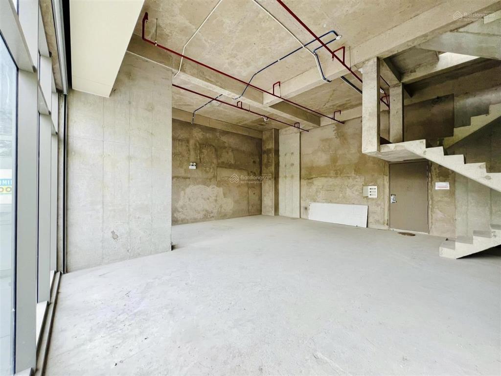 Sổ hồng sang nhượng shophouse 104.1m2 kinh doanh sầm uất, cho thuê từ 20tr/th.  ngay 0936 551 ***