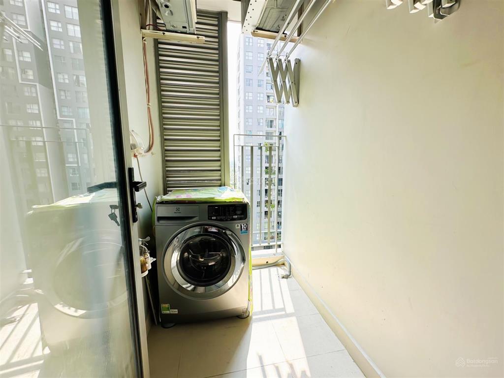Westgate căn góc 85m2 3pn 2wc chỉ 12,9tr full nội thất đẹp + view hồ bơi gió mát rượi  0902 938 ***