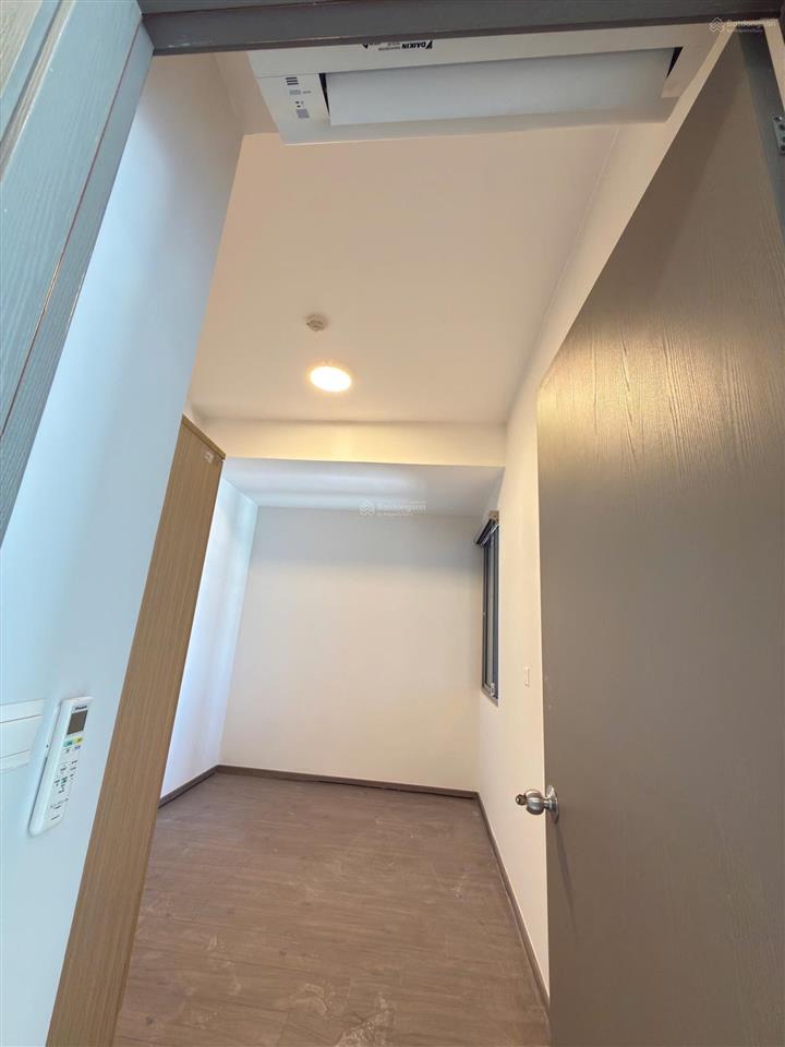59m2, 2pn 2wc, sổ hồng sẵn, giá 2,55 tỷ.
 0932 159 ***