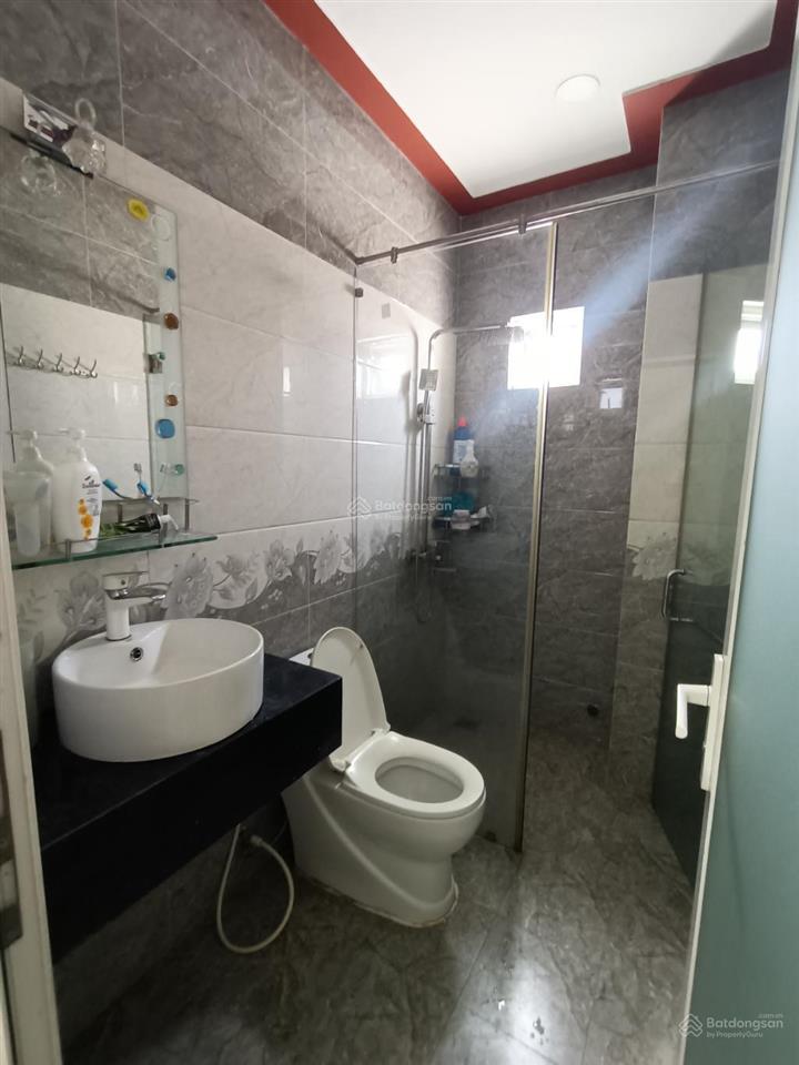 Bán lẹ nhà rất sang 4 tầng đường linh đông, 74m2, giá tốt 8.6 tỷ, hẻm xe hơi sát mặt tiền