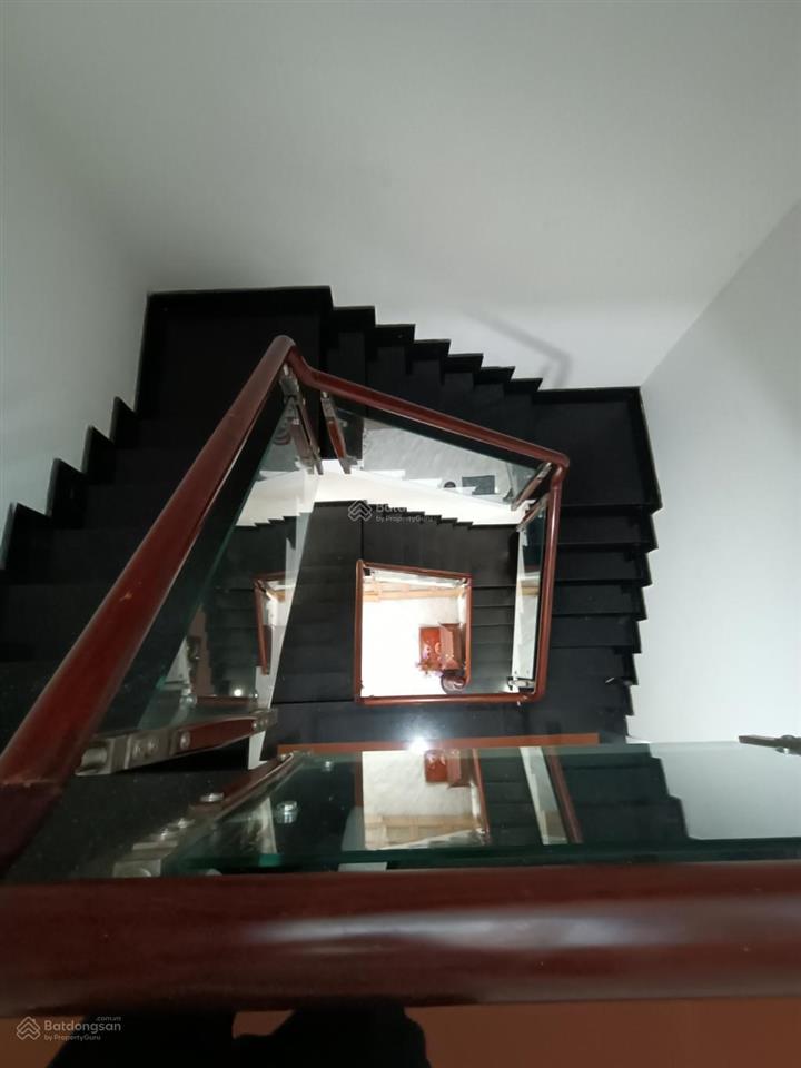 Bán lẹ nhà rất sang 4 tầng đường linh đông, 74m2, giá tốt 8.6 tỷ, hẻm xe hơi sát mặt tiền