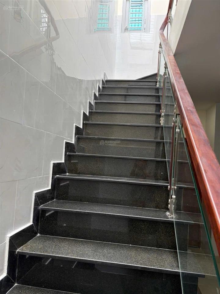 Bán nhà hàng xóm kđt vạn phúc, quốc lộ 13, 68m2, chỉ 7.5 tỷ, xe hơi tới nhà