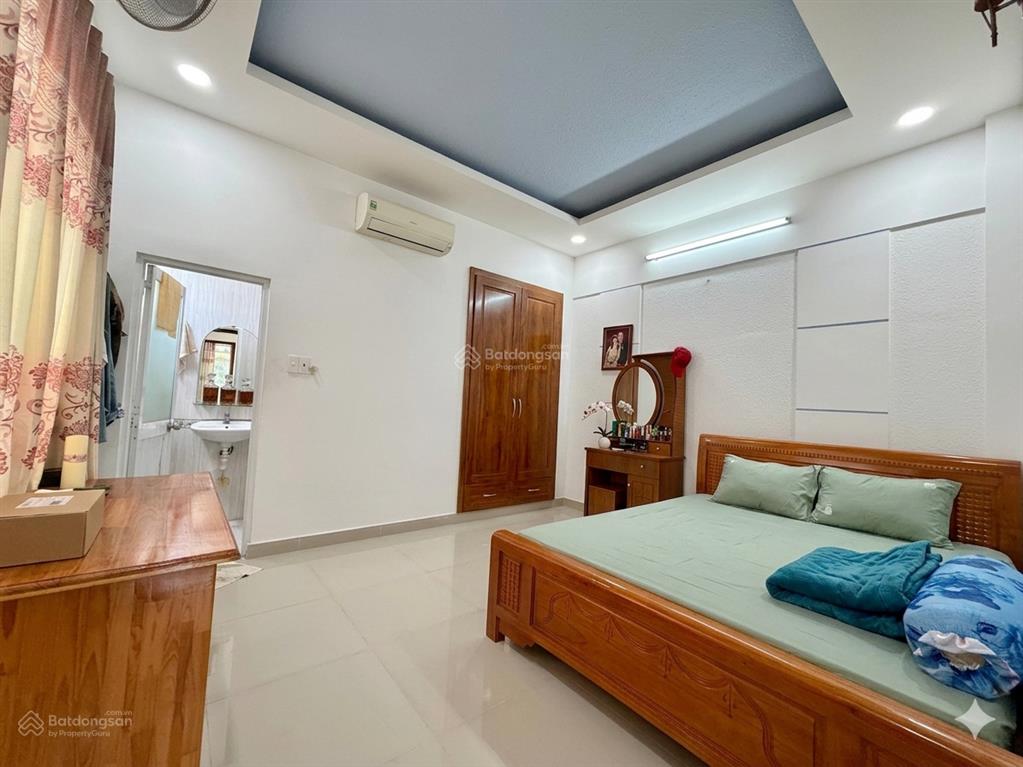 Bán nhà quốc lộ 13 ngay kđt vạn phúc, 76m2 ngang 5.3m, 3 tầng 4pn, hxh thông, giá 7.35 tỷ