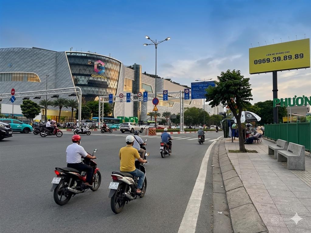Bán nhà ngay phạm văn đồng  gigamall, 151m2 (8x19), 3 tầng 4pn, giá 11 tỷ