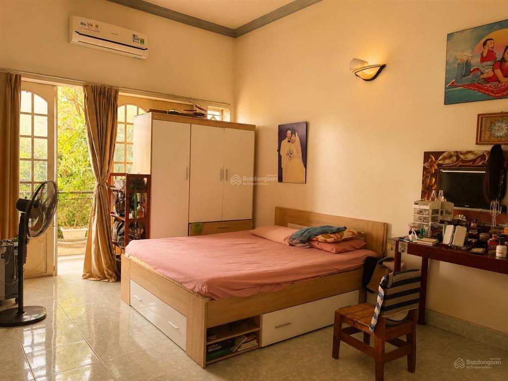 Bán biệt thự bên sông phạm văn đồng, cầu bình triệu, 130m2 (8.1x16), 4 tầng 6pn, giá 15 tỷ