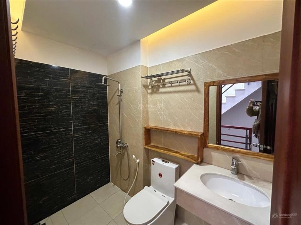 Nhà đẹp bên sông phạm văn đồng ngay gigamall 73m2, 4pn, chỉ 8,8 tỷ