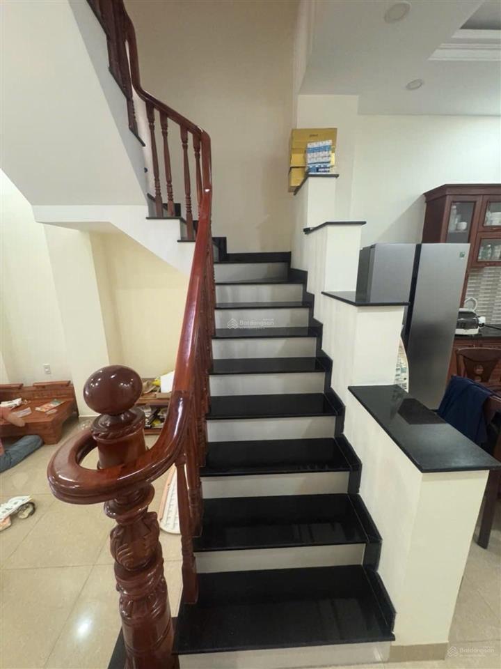 Bán nhà quốc lộ 13 gần kđt vạn phúc, 72m2, 3 tầng 4pn ở ngay, hxh 5m, giá 7.6 tỷ