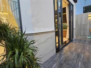 Nhà đẹp ở ngay  3 tầng btct  sd 60m2  hẻm thông gần mt ba đình  nhỉnh 3 tỷ