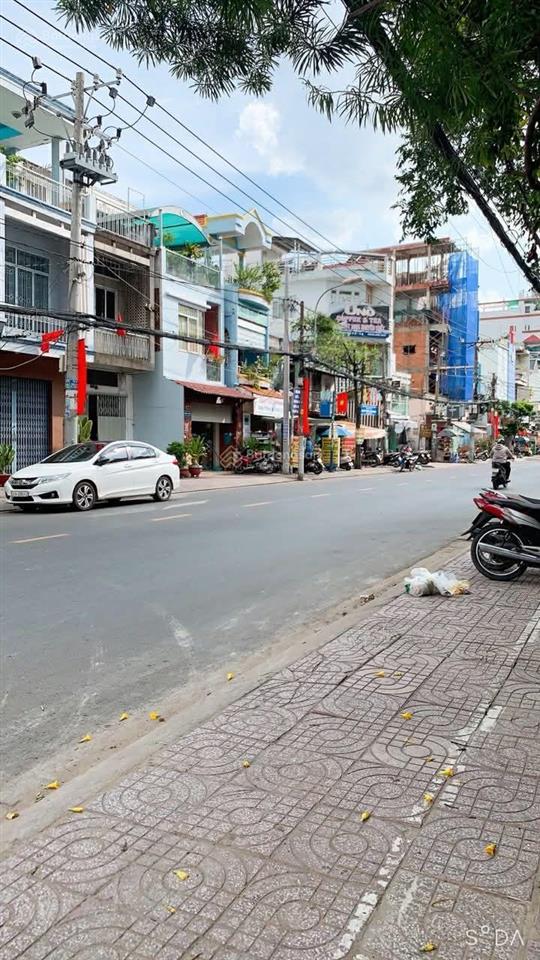 P. chánh hưng q8  70m2  ngang lớn 5m  4pn  giá 5tỷ3 (tl)