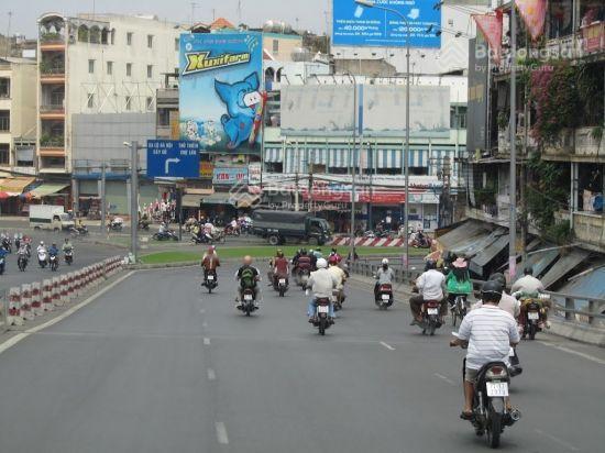 Ngay cầu chà và q8 sát q5  3 tầng bê tông  dts lớn 75m2  chỉ 3t79 (còn tl)