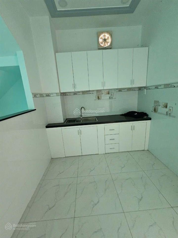 Ngay cầu chà và q8 sát q5  3 tầng bê tông  dts lớn 75m2  chỉ 3t79 (còn tl)