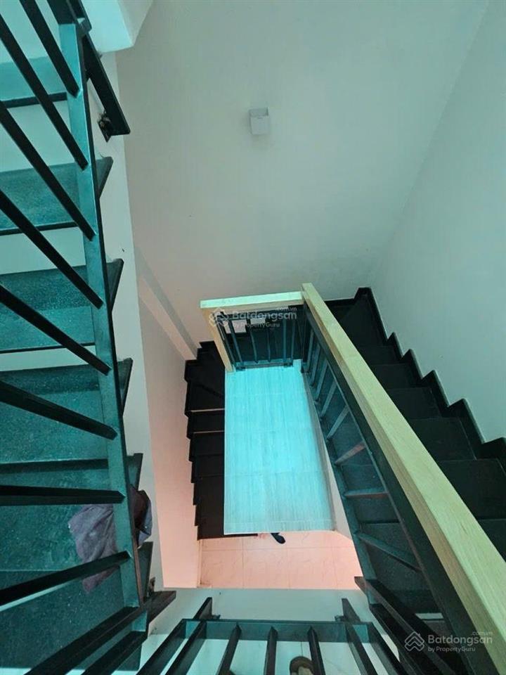 Ngay cầu chà và q8 sát q5  3 tầng bê tông  dts lớn 75m2  chỉ 3t79 (còn tl)