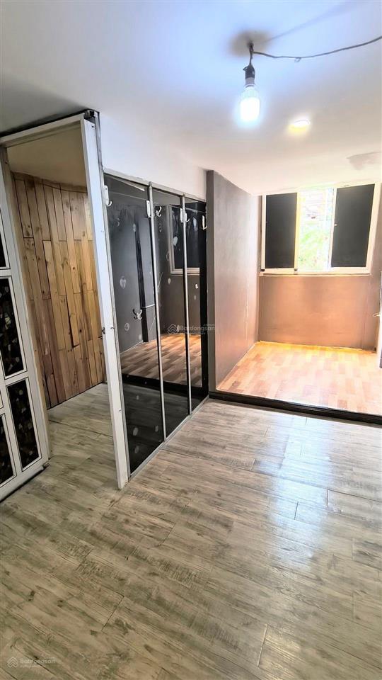 Giá chỉ 3t25  nhà 4 tầng 3pn  tt p.chánh hưng âu dương lân