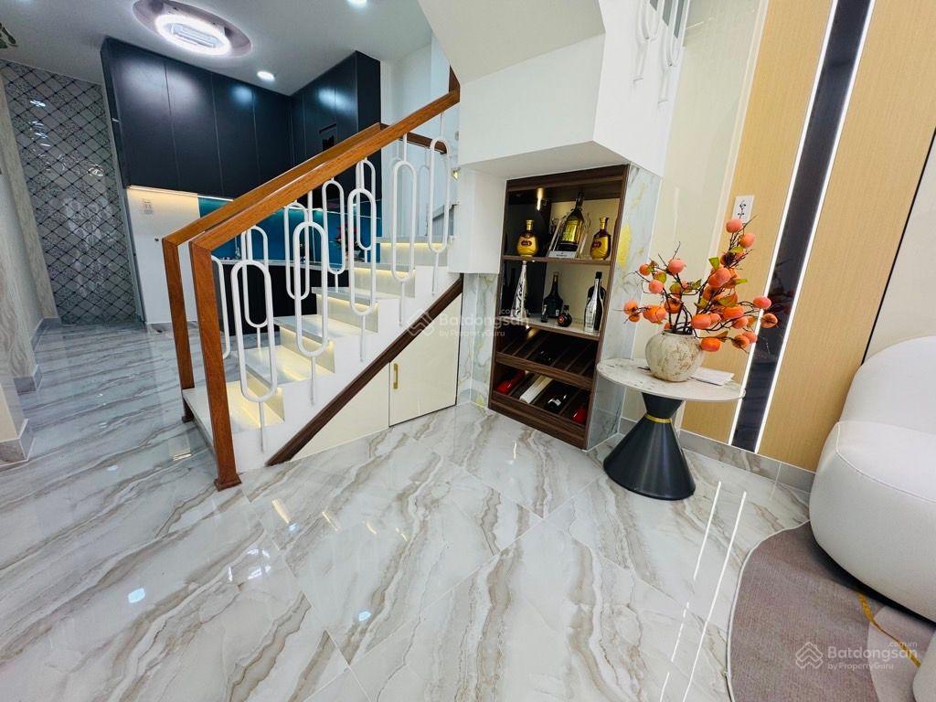 Mặt tiền đường 8m  p.chánh hưng dương bá trạc q8  dts 41m2  chỉ 6t58