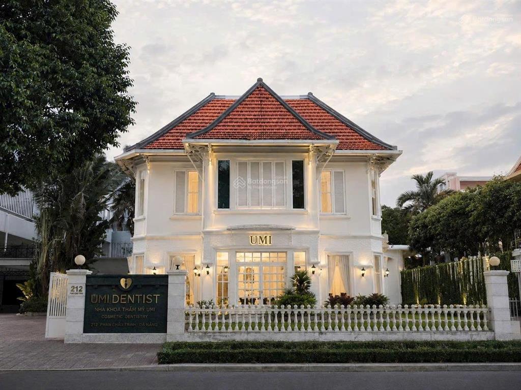 Ngang 22m  cho thuê villa mt 212 võ thị sáu, quận 3