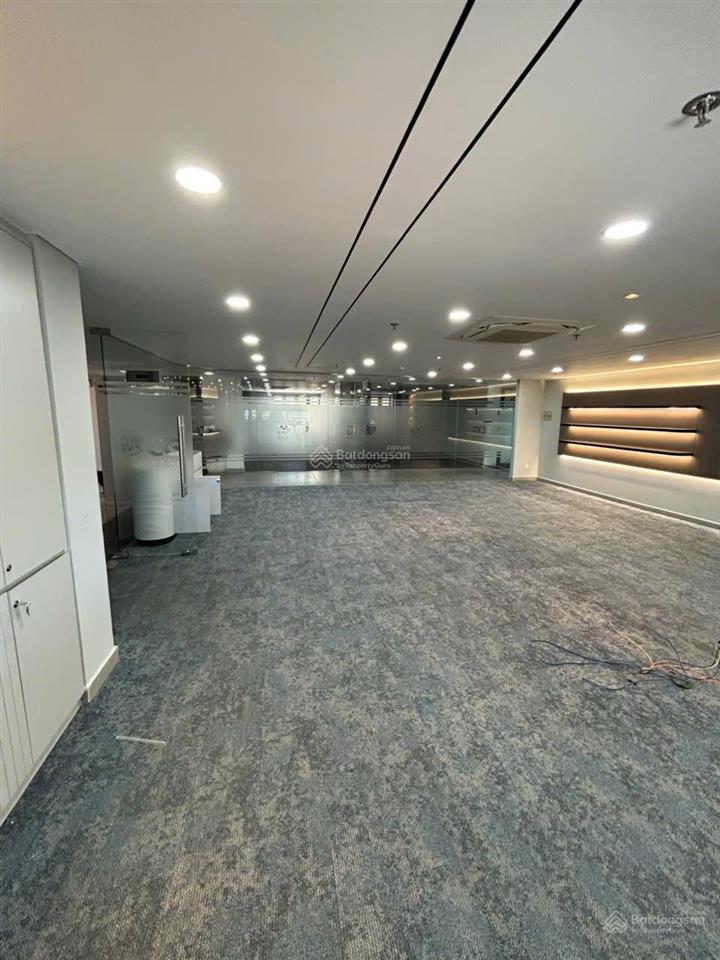Cho thuê góc 2mt 226226a lê văn sỹ, quận tân bình. dtsd 2478m²