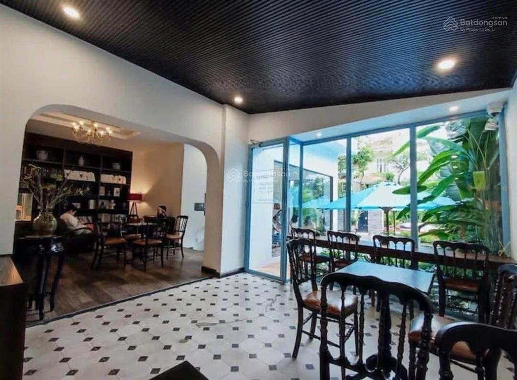 Ngang 16m  cho thuê mặt tiền 18 hoa mai, quận phú nhuận
