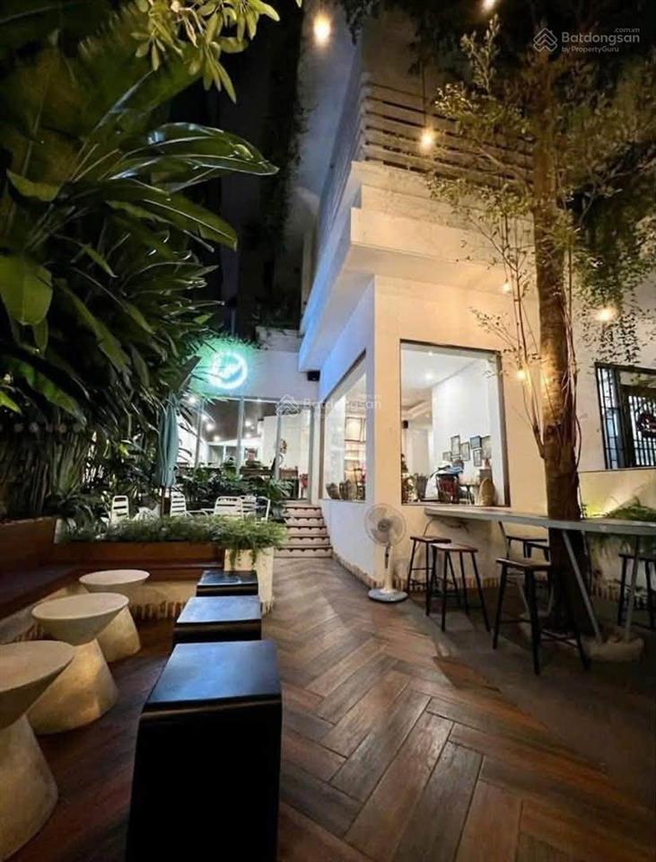 Ngang 16m  cho thuê mặt tiền 18 hoa mai, quận phú nhuận