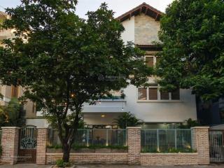 Ngang 16m  cho thuê mặt tiền 18 hoa mai, quận phú nhuận