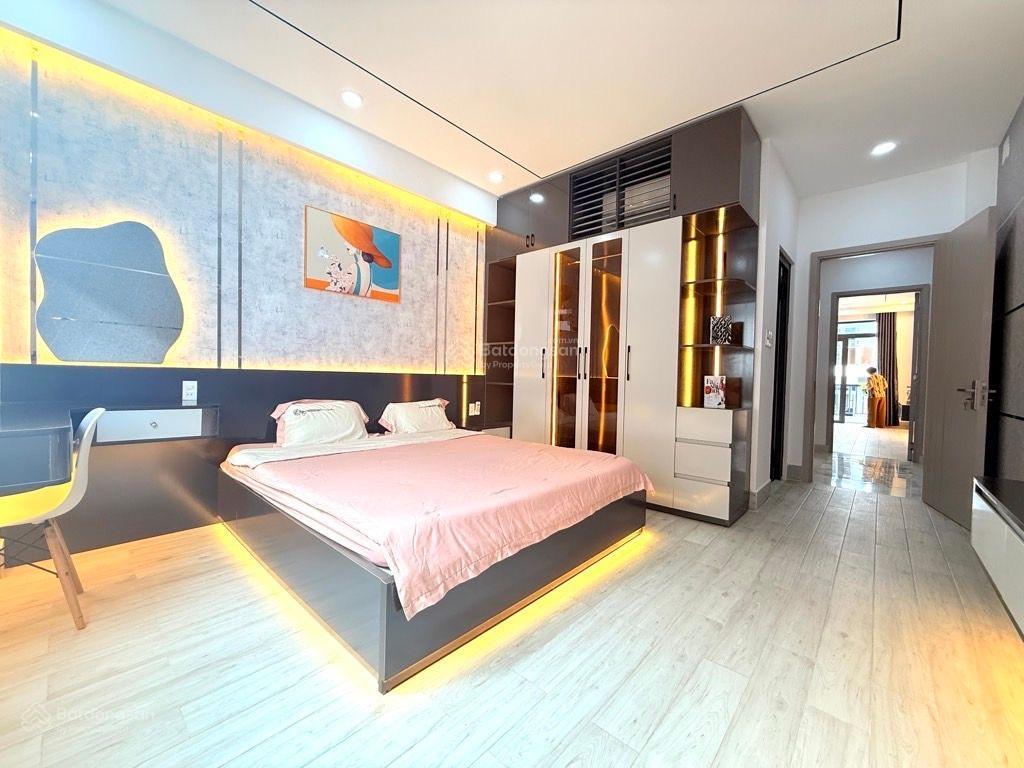 Nhà 5 tầng  dt 4x17m  full nội thất  hxh thông  gần tô ngọc vân, quận 12  6.95 tỷ